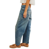Minimalist Moxie Barrel Jean
