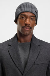 Logo-plaque beanie hat in virgin wool