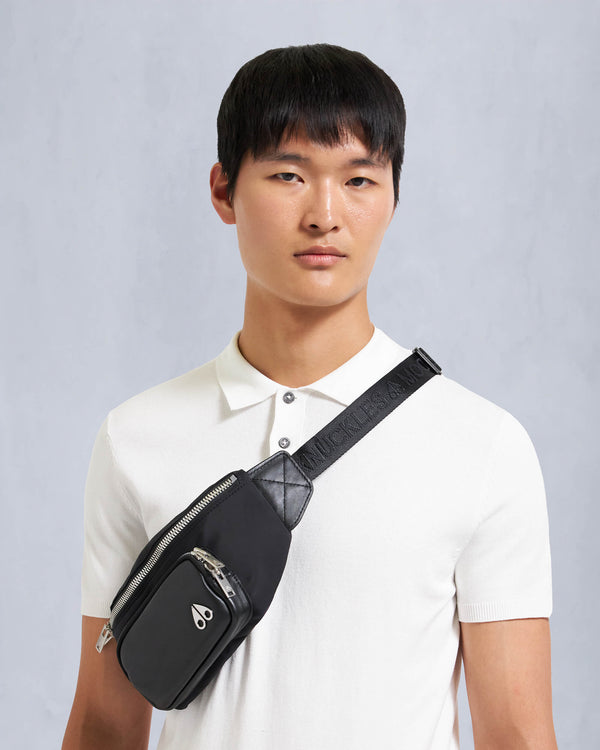 MOOSE KNUCKLES LOGO HIP POUCH